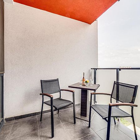 Ari - Ared Luxurious Apartments With Balcony & Free Parking アラド エクステリア 写真