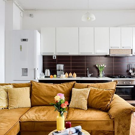Ari - Ared Luxurious Apartments With Balcony & Free Parking アラド エクステリア 写真
