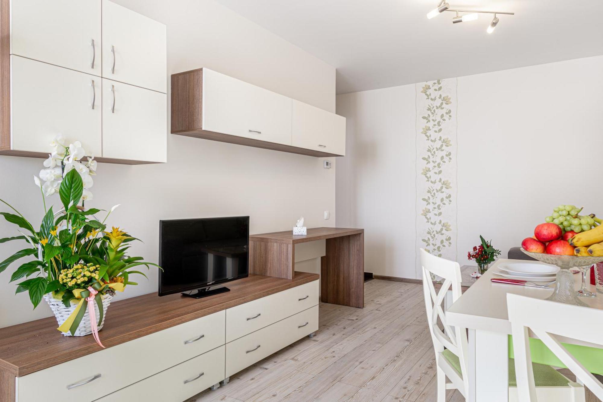 Ari - Ared Luxurious Apartments With Balcony & Free Parking アラド エクステリア 写真