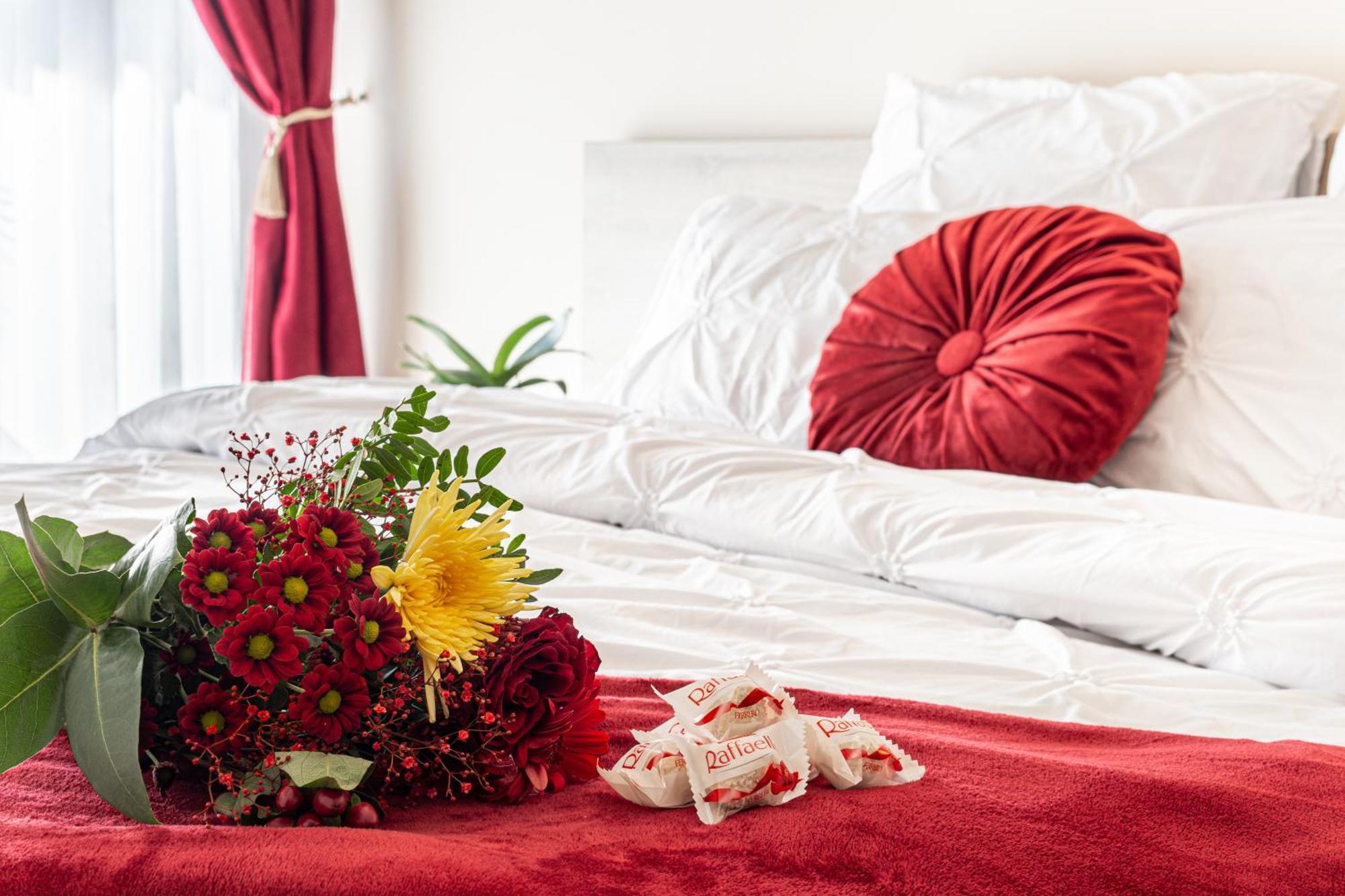 Ari - Ared Luxurious Apartments With Balcony & Free Parking アラド エクステリア 写真