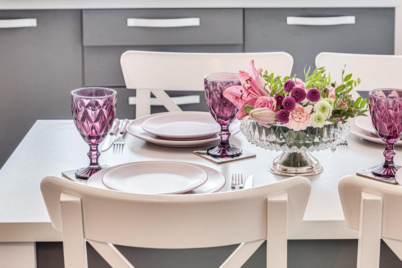 Ari - Ared Luxurious Apartments With Balcony & Free Parking アラド エクステリア 写真