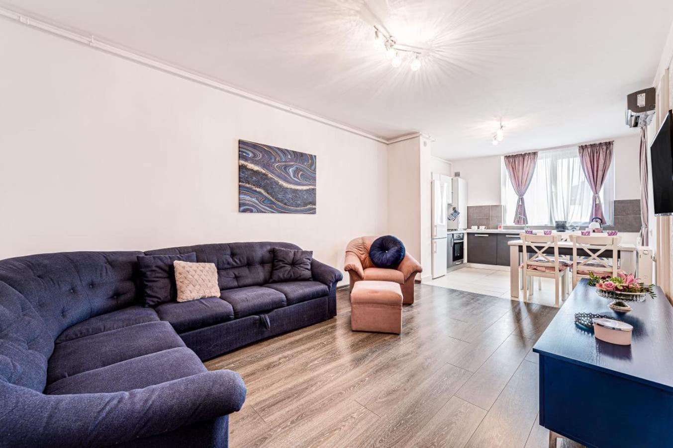 Ari - Ared Luxurious Apartments With Balcony & Free Parking アラド エクステリア 写真