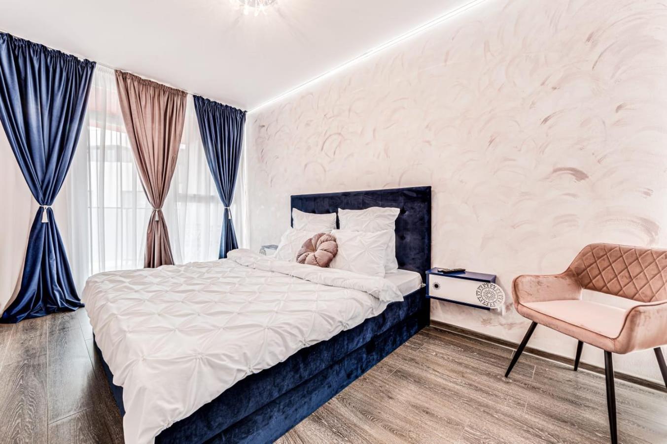 Ari - Ared Luxurious Apartments With Balcony & Free Parking アラド エクステリア 写真