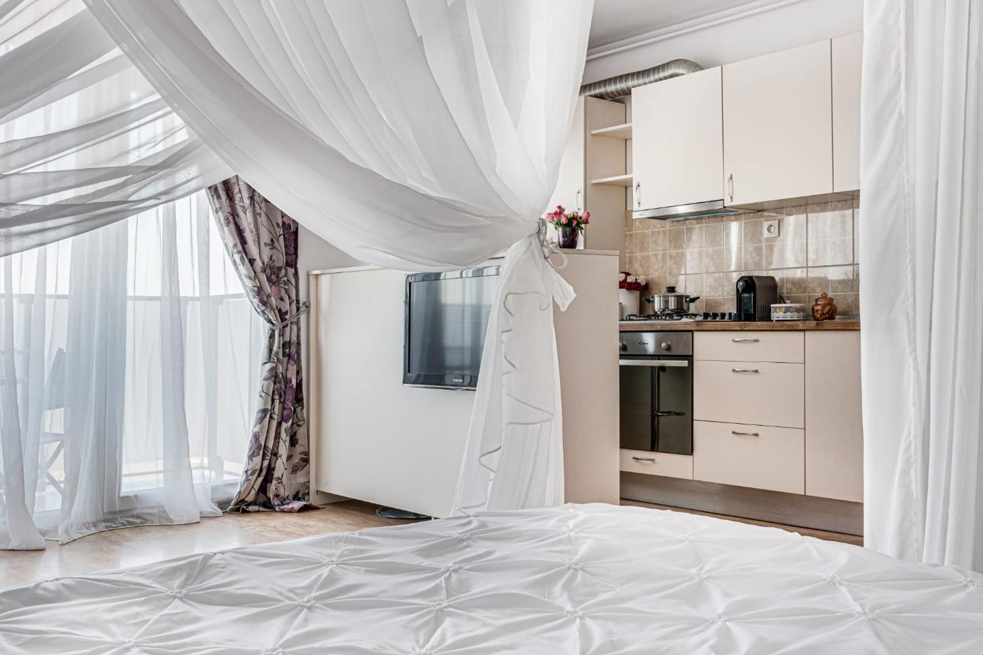 Ari - Ared Luxurious Apartments With Balcony & Free Parking アラド エクステリア 写真