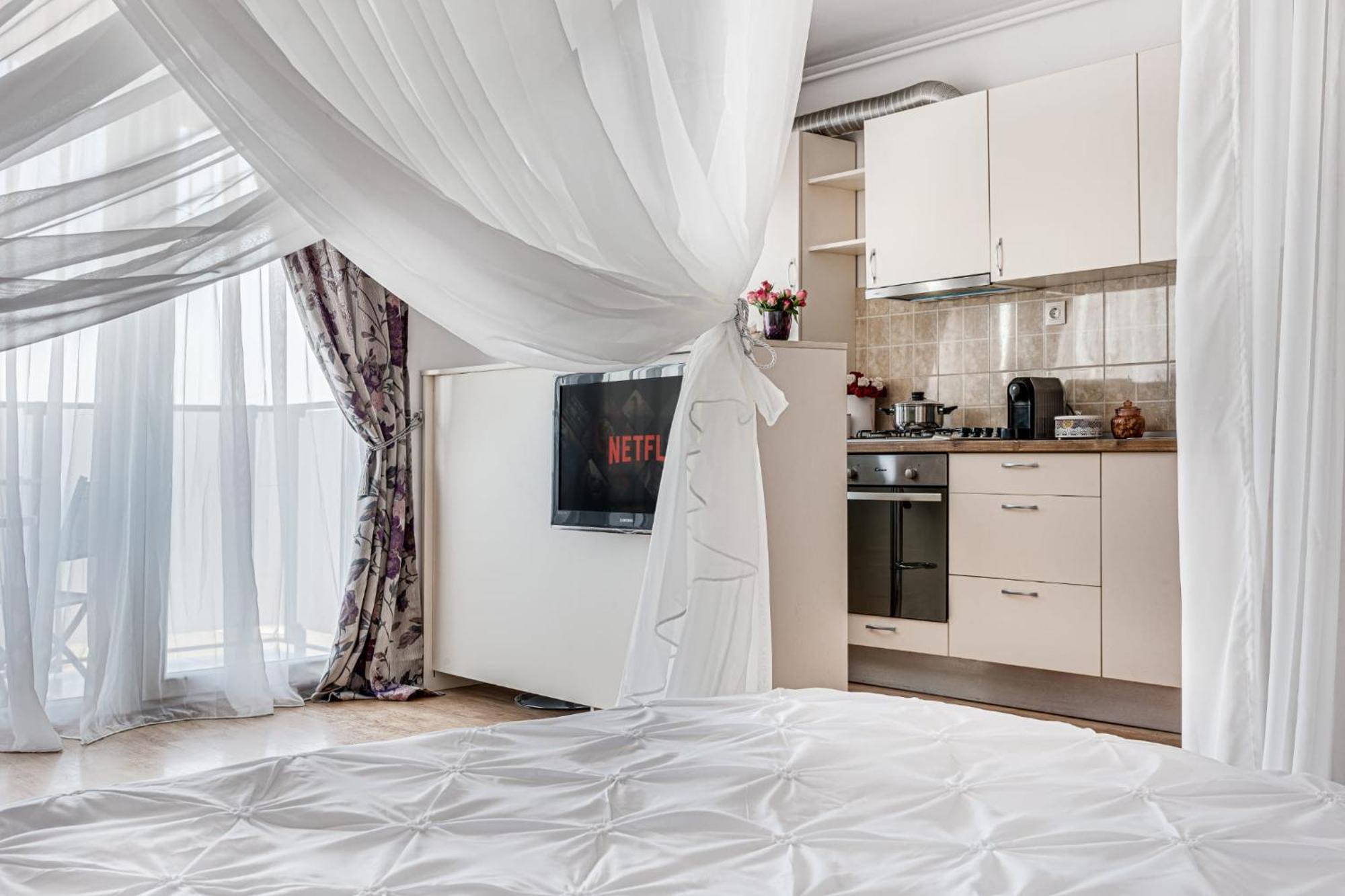 Ari - Ared Luxurious Apartments With Balcony & Free Parking アラド エクステリア 写真